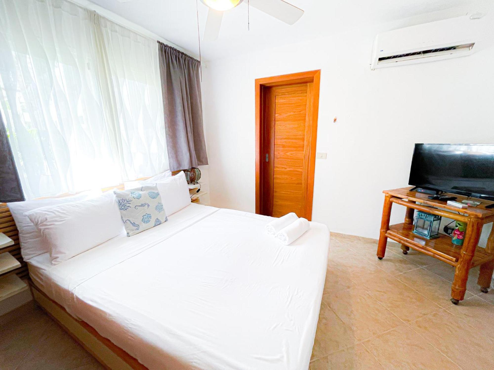 Caribbean Paradise Ocean Breeze Hotel With View Los Corales Bbq Wifi Beach Club & Spa Punta Cana Exterior photo